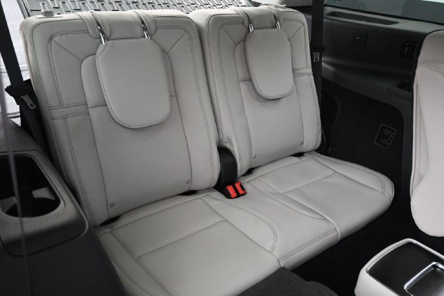 Used 2025 Lincoln Aviator Reserve w/ Equipment Group 201A AWD/4WD image 28