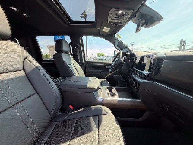 Used 2025 Chevrolet Silverado 3500 High Country w/ High Country Premium Package AWD/4WD image 14