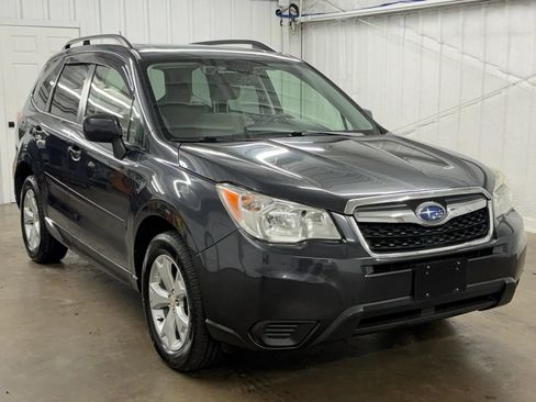 Used 2015 Subaru Forester 2.5i Premium AWD/4WD image 1