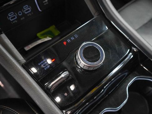 Used 2023 Jeep Grand Cherokee Limited w/ Black Appearance Package image 27