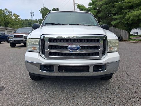 Used 2005 Ford Excursion XLT AWD/4WD image 5