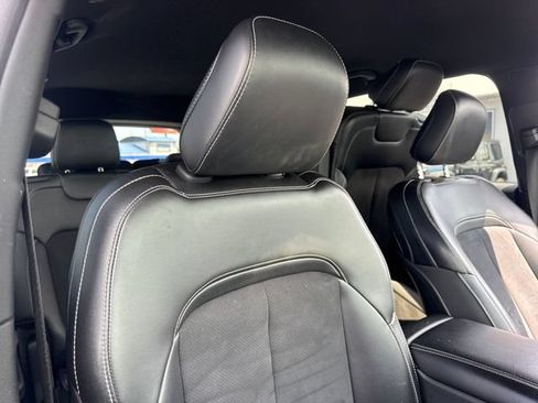 Used 2023 Jeep Grand Cherokee L Laredo RWD image 29