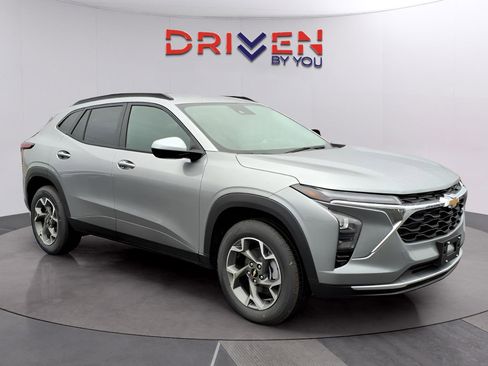 New 2026 Chevrolet Trax LT w/ Driver Confidence Package image 7