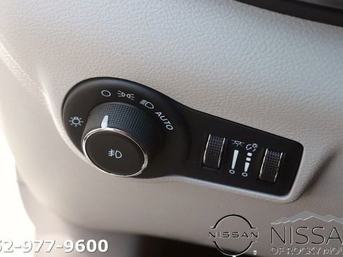Used 2024 Jeep Compass Limited AWD/4WD image 27
