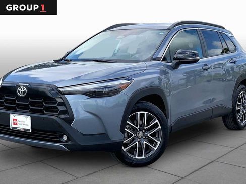 Used 2026 Toyota Corolla Cross XLE FWD image 1
