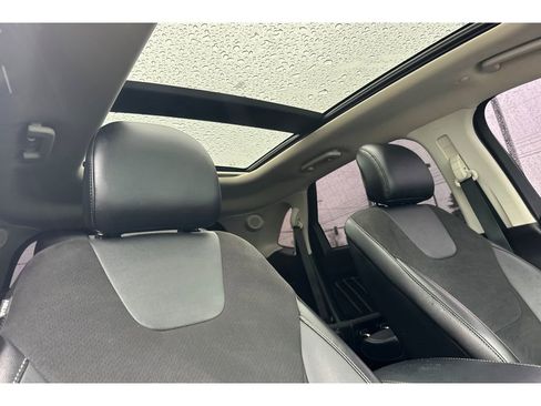 Used 2018 Ford Edge Sport image 18