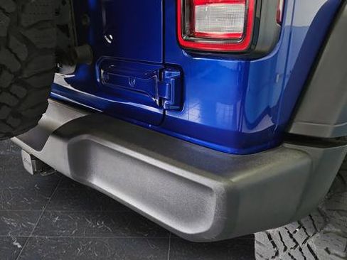 Used 2018 Jeep Wrangler Unlimited Sport AWD/4WD image 37