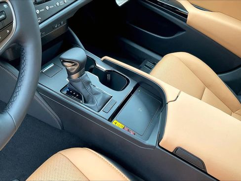 New 2025 Lexus ES 350 image 11