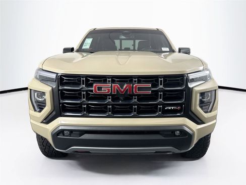 Used 2023 GMC Canyon AT4 w/ AT4 Premium Package AWD/4WD image 9