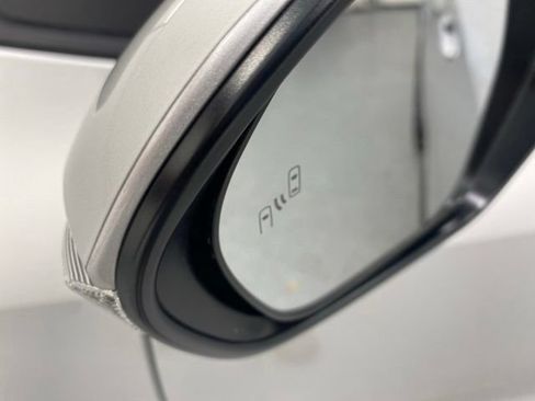 Used 2026 Toyota Corolla SE FWD image 13