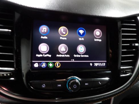 Used 2021 Chevrolet Trax LT w/ Midnight Edition FWD image 16