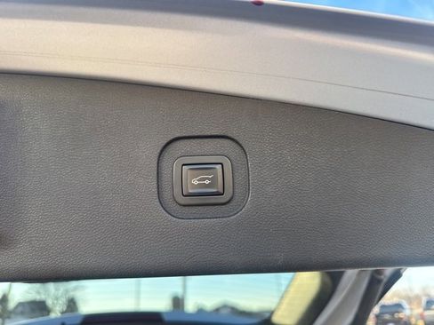 Used 2016 Chevrolet Equinox LT w/ Convenience Package image 12