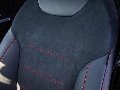 Used 2024 Mercedes-Benz EQB 300 4MATIC image 29