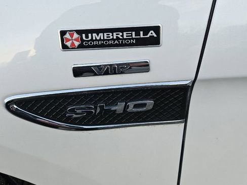 Used 2017 Ford Taurus SHO w/ Driver Assist Package image 31