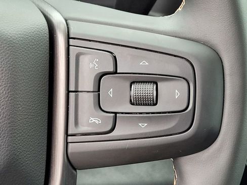 Used 2025 GMC Sierra 2500 AT4 image 30