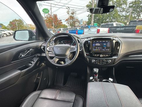 Certified 2024 Chevrolet Traverse RS image 25