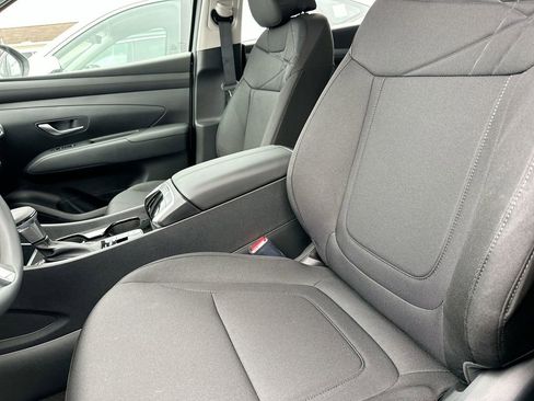 Certified 2025 Hyundai Tucson SE image 28