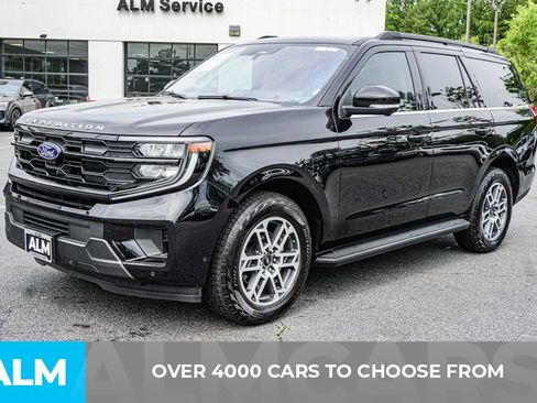 Used 2025 Ford Expedition Active AWD/4WD image 3
