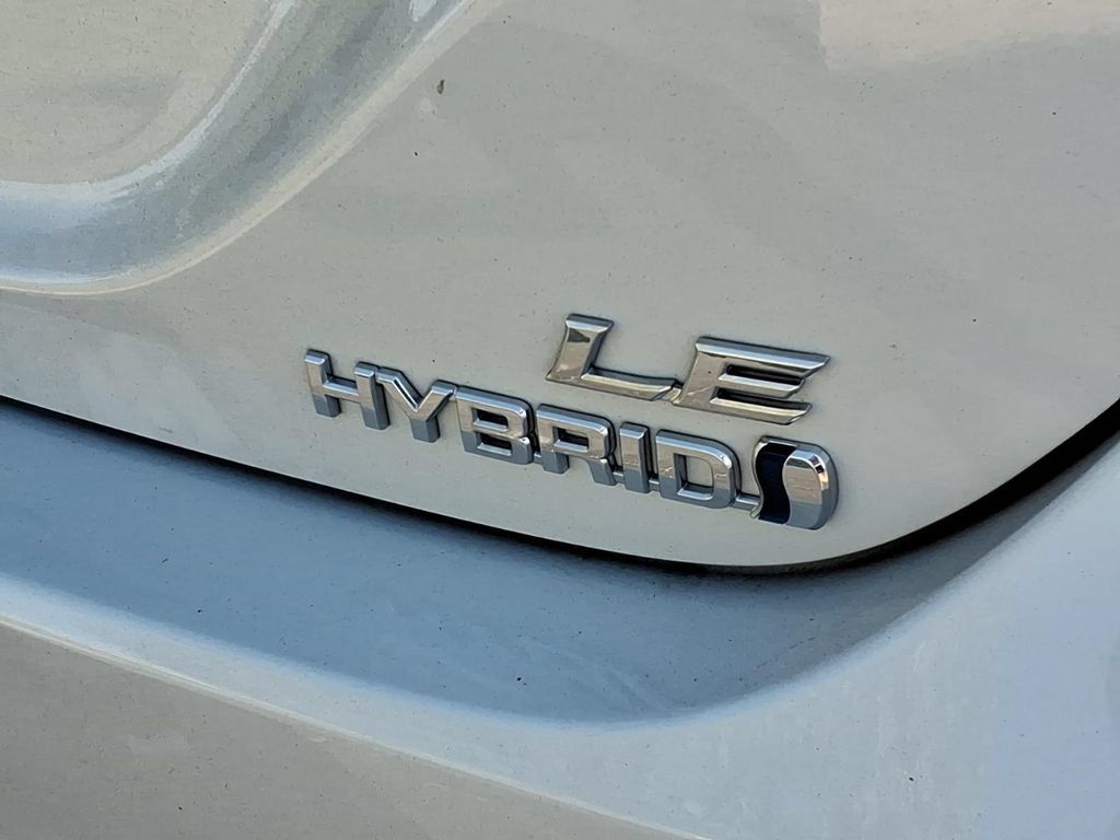 Used 2023 Toyota Camry LE FWD image 9