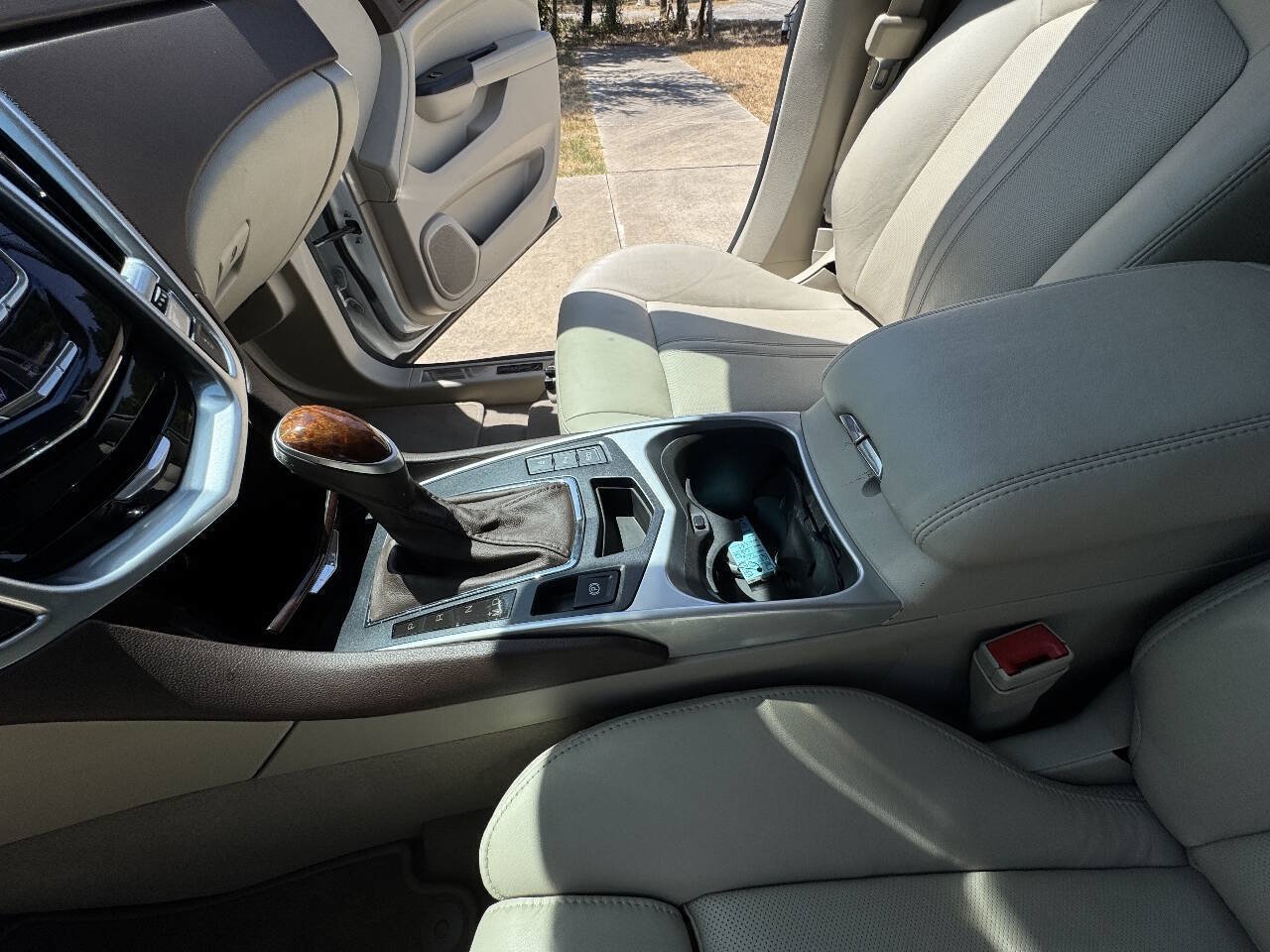 Used 2016 Cadillac SRX Luxury w/ Driver Awareness Package FWD image 33