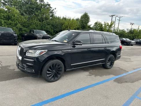 Used 2020 Lincoln Navigator L Reserve w/ Equipment Group 208A Reserve AWD/4WD image 18