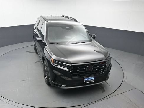 Certified 2023 Honda Pilot TrailSport image 42