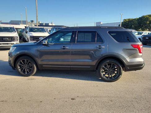 Used 2019 Ford Explorer XLT w/ Equipment Group 202A image 8