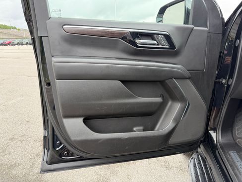 Used 2025 Chevrolet Tahoe LT RWD image 23