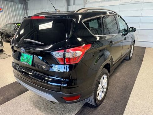 Used 2018 Ford Escape SE image 3