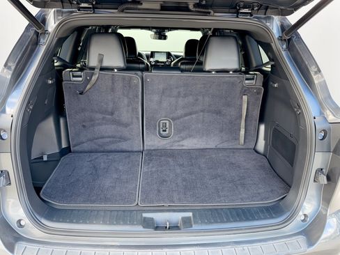 Used 2022 Toyota Highlander XSE FWD image 28