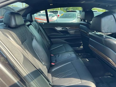 Used 2017 BMW 750i xDrive image 16
