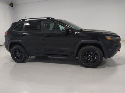 Used 2022 Jeep Cherokee Trailhawk w/ Premium Leather Package AWD/4WD image 11