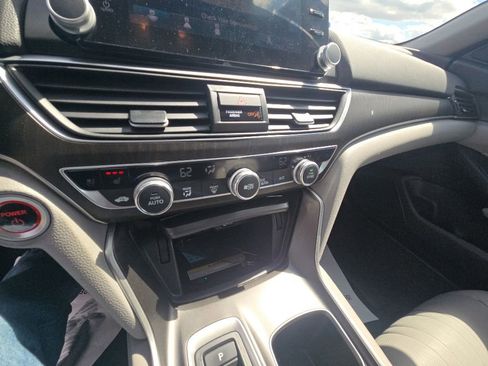 Certified 2018 Honda Accord Touring image 21