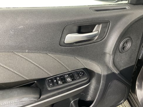 Used 2020 Dodge Charger SXT RWD image 13