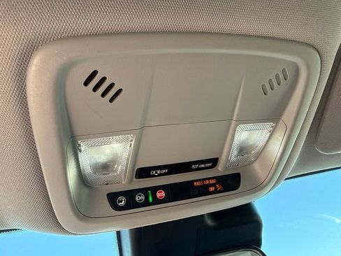 Used 2025 Chevrolet Malibu LT FWD image 19