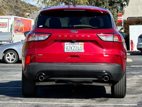 Certified 2021 Ford Escape SE w/ SE Sport Appearance Package image 4