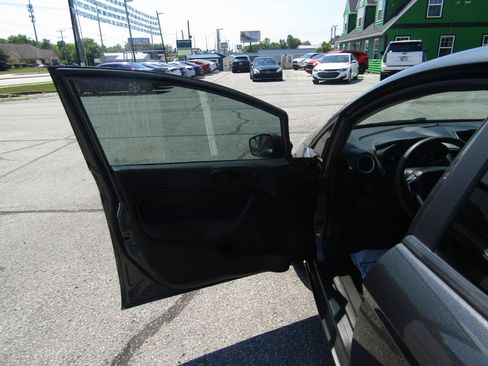 Used 2019 Ford Fiesta SE FWD image 10