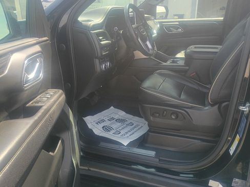 Used 2023 GMC Yukon XL SLT AWD/4WD image 11