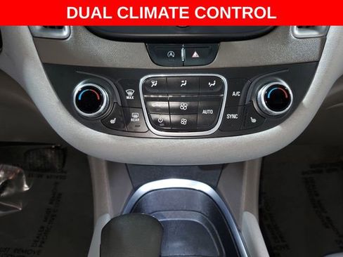 Used 2022 Chevrolet Malibu LT image 19