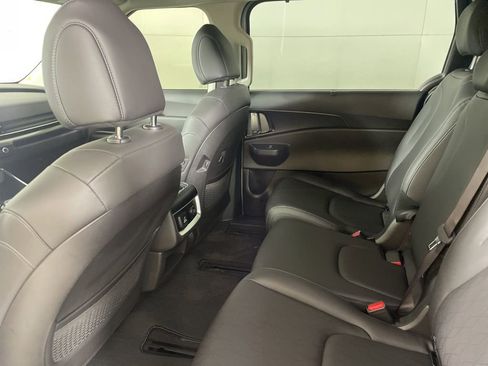 New 2026 Kia Carnival SX image 42