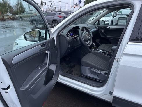 Used 2022 Volkswagen Tiguan S image 12