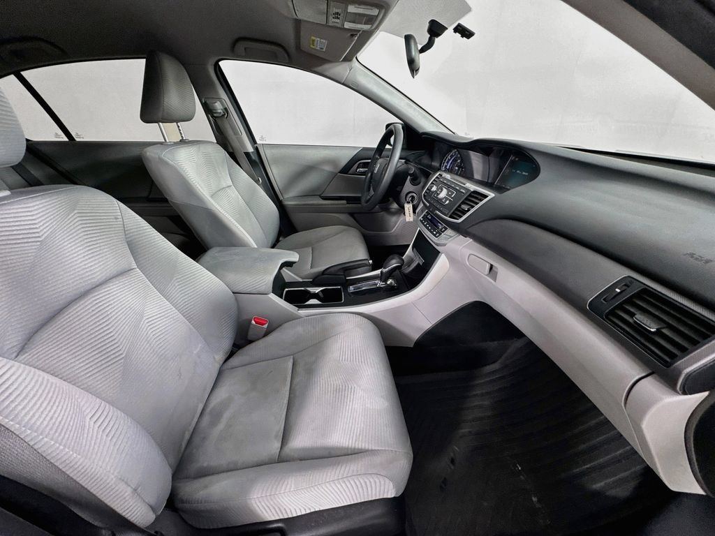 Used 2015 Honda Accord LX image 32