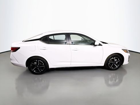 Used 2025 Nissan Sentra SV image 11