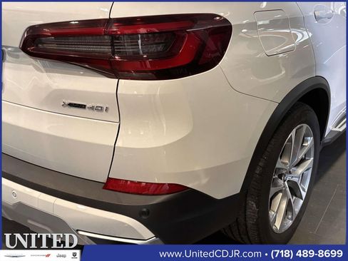 Used 2022 BMW X5 xDrive40i w/ Climate Comfort Package image 8