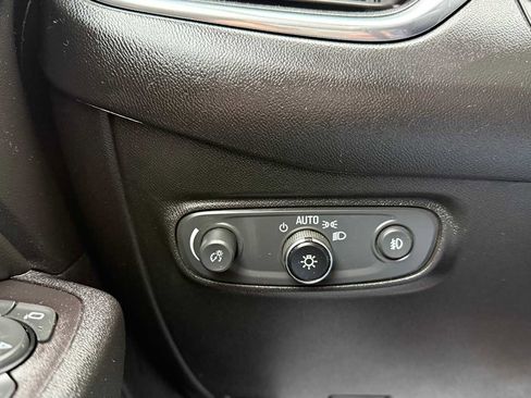 Used 2021 Chevrolet Equinox Premier image 14