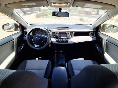 Used 2015 Toyota RAV4 LE FWD image 18