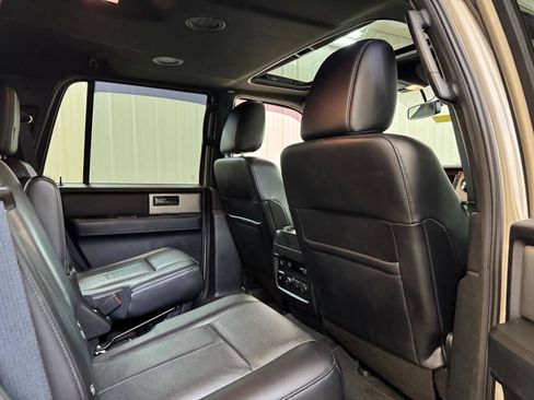 Used 2017 Ford Expedition Limited w/ Equipment Group 301A AWD/4WD image 34