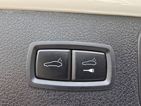 Used 2023 Porsche Macan Turbo AWD/4WD image 14