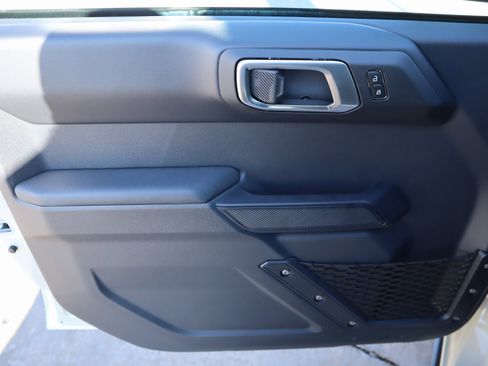 New 2025 Ford Bronco Badlands image 16