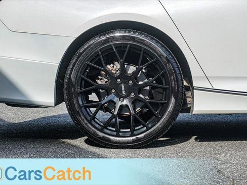 Used 2018 Honda Accord Touring image 16